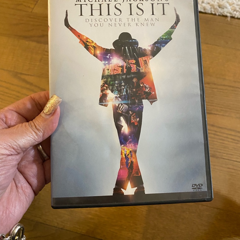 Michael Jackson This Is It DVD w/ 3-D glasses